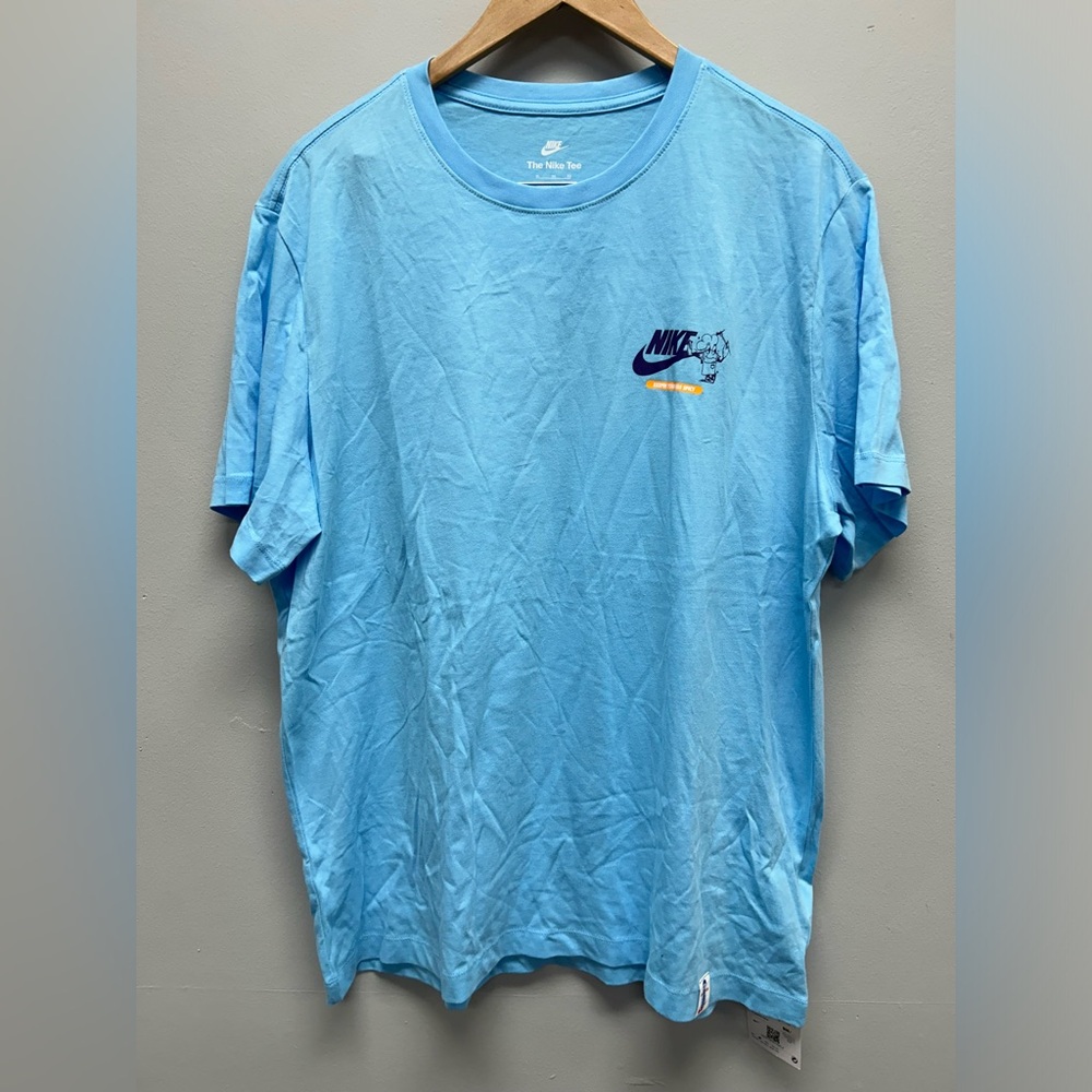 Nike Sportswear Graphic Tee